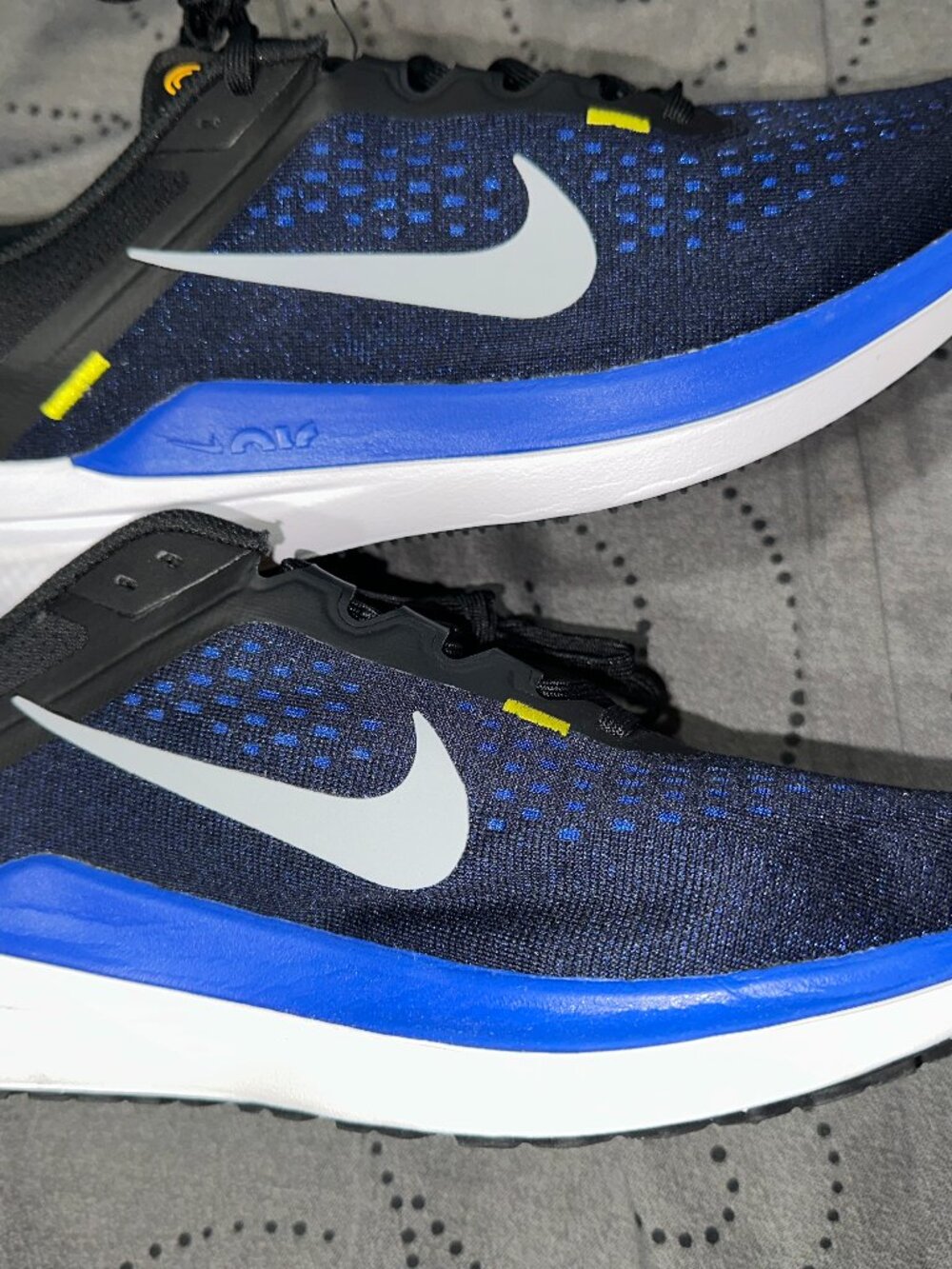 NIKE AIR WINFLOW 10 BLACK GRAY RACER BLUE RUNNING SHOES SIZE 9.5 MEN NEW NO BOX